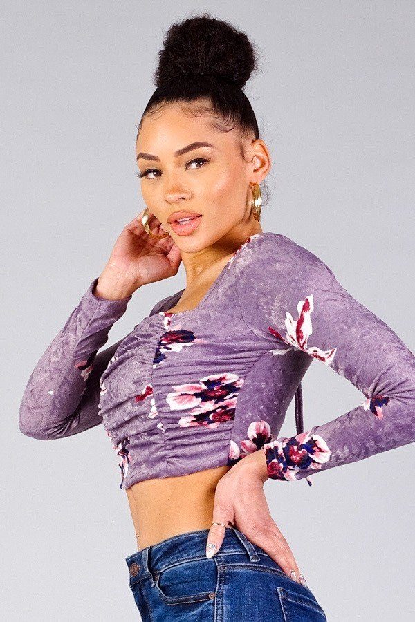 Gerafftes, geblümtes Crop-Top aus Samt mit Bindeband hinten