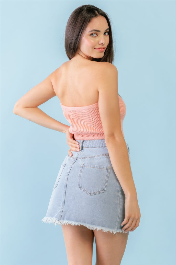 Dusty Peach – Trägerloses Crop-Top aus Strick