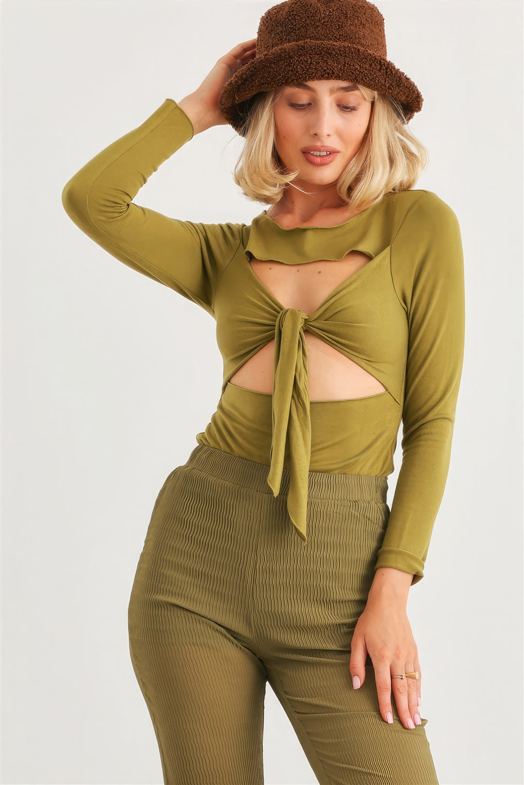 Grüner Strick-Bodysuit mit Cut-outs und Bindeband und langen Ärmeln