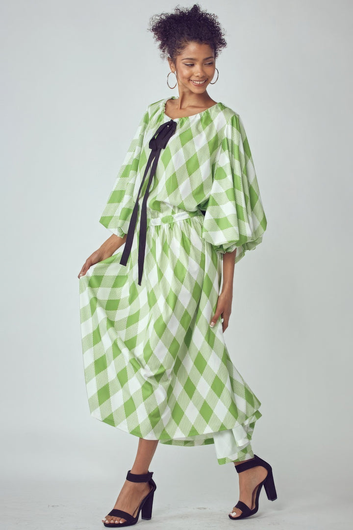 Sehr weit geschnittenes Kleid mit Ballonärmeln und Taschen