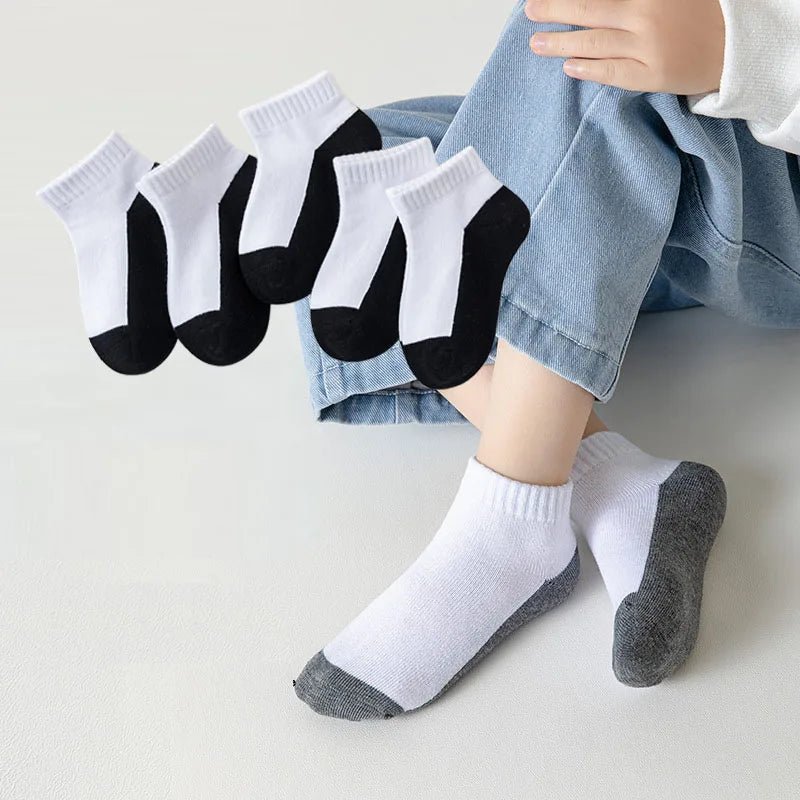 Unisex black and white kids socks - Derslash