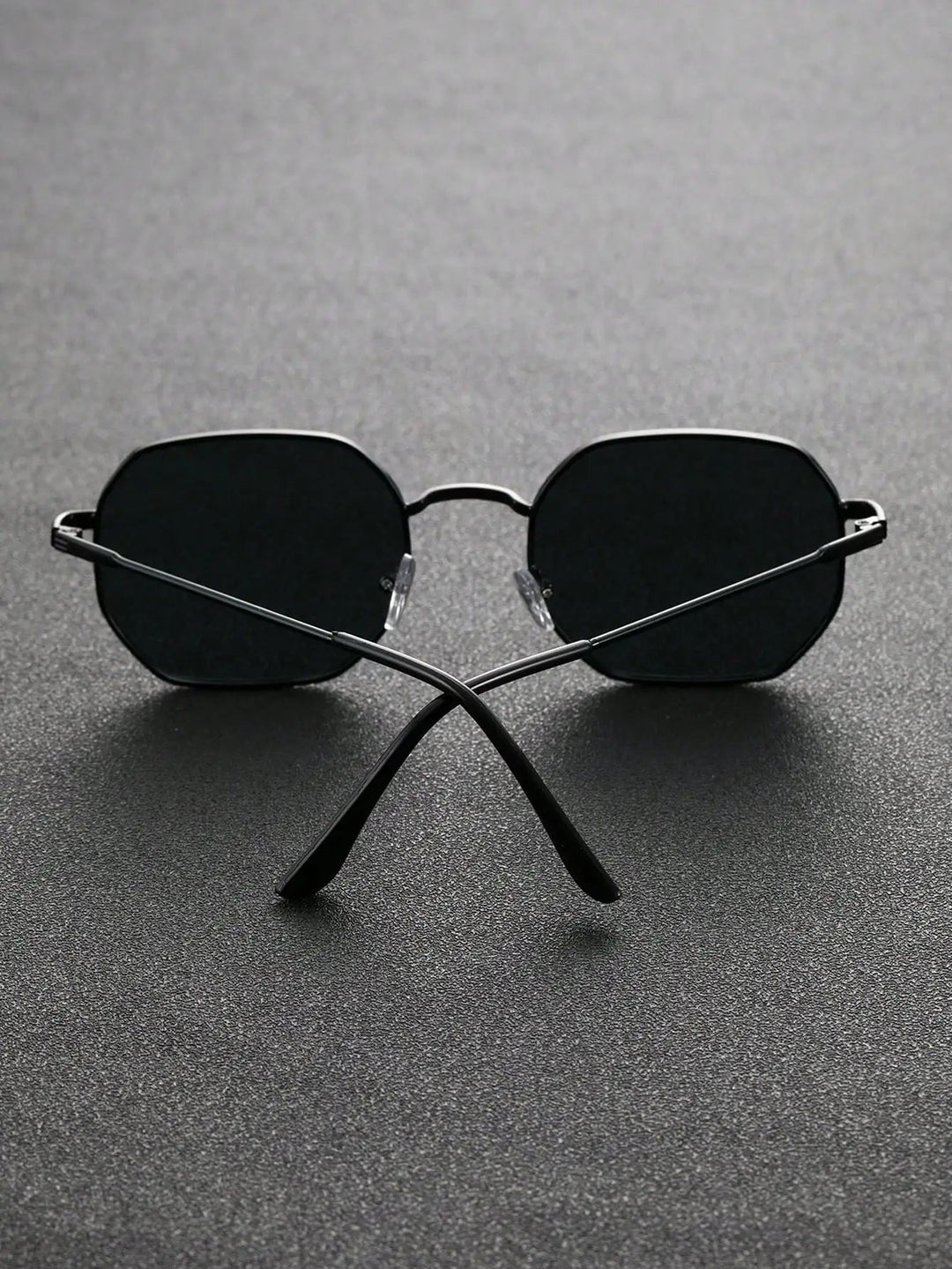 Unisex Geometric Metal Frame Temperament Glasses - Derslash