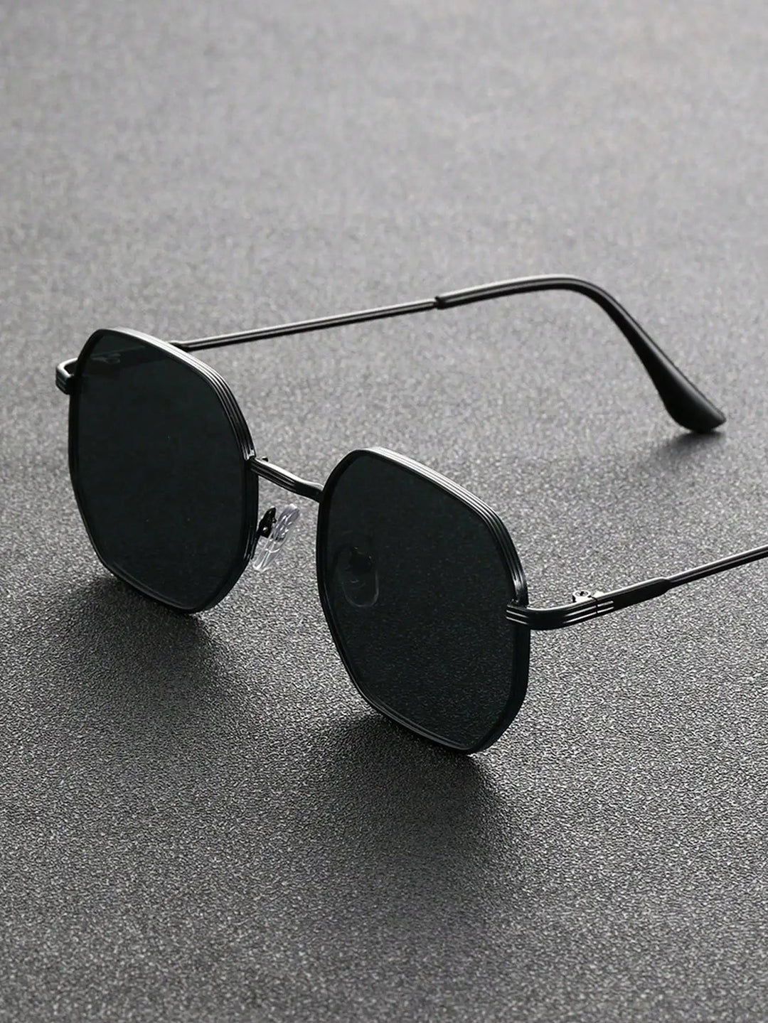 Unisex Geometric Metal Frame Temperament Glasses - Derslash