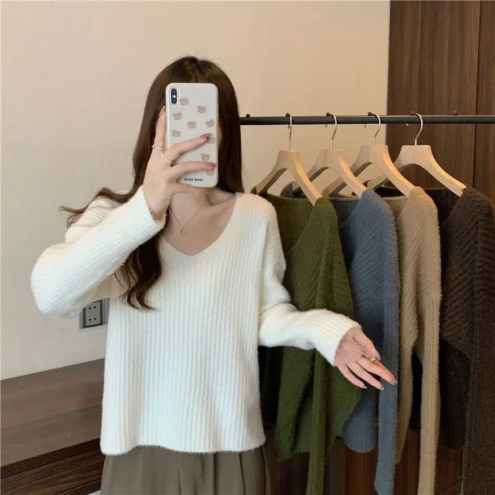 White V - neck Knitted Top - Derslash