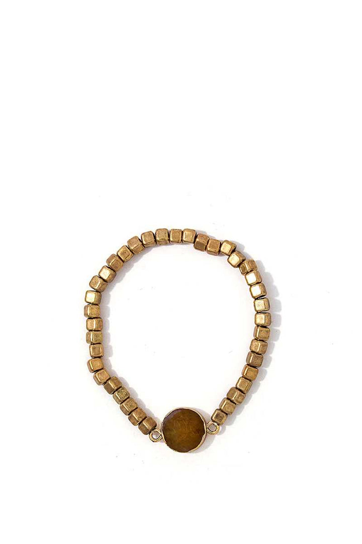 Modernes Armband mit mehreren Perlen und Steinen