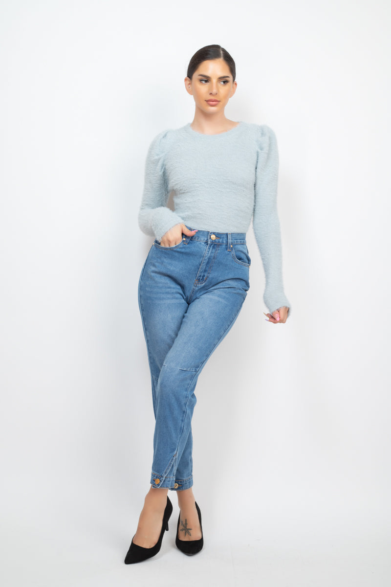 Mom-Jeans mit Manschettenknöpfen