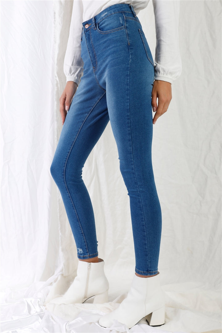 Mittelblaue Skinny-Jeans mit hoher Taille und Rissen