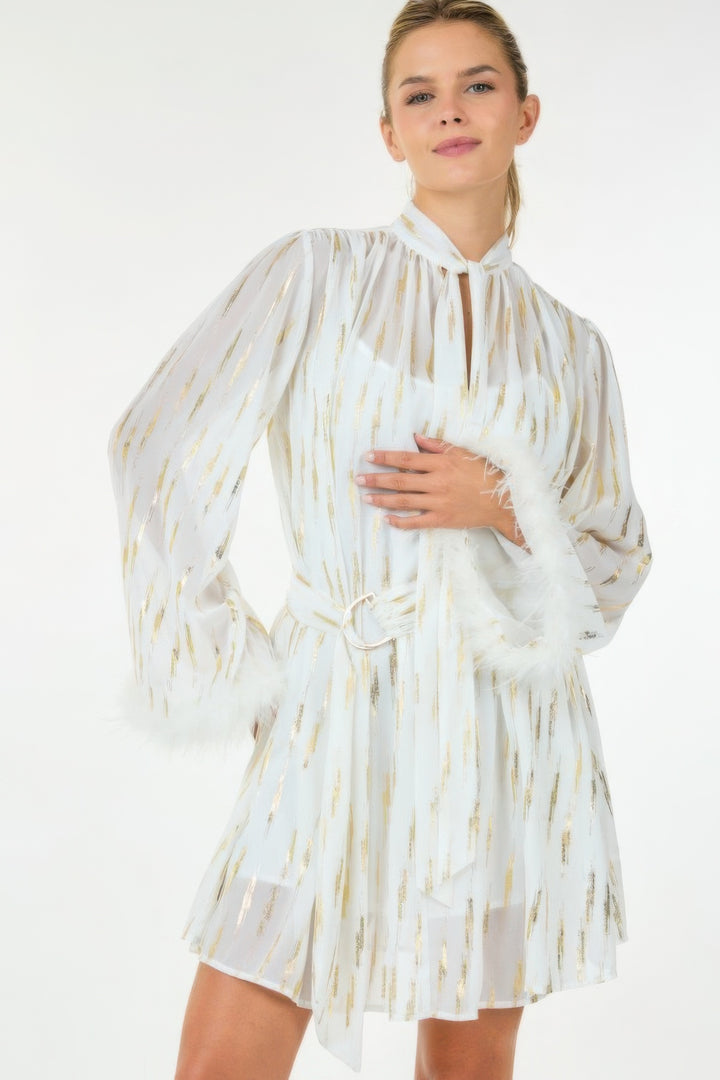 Kurzes Kleid mit Metallic-Print