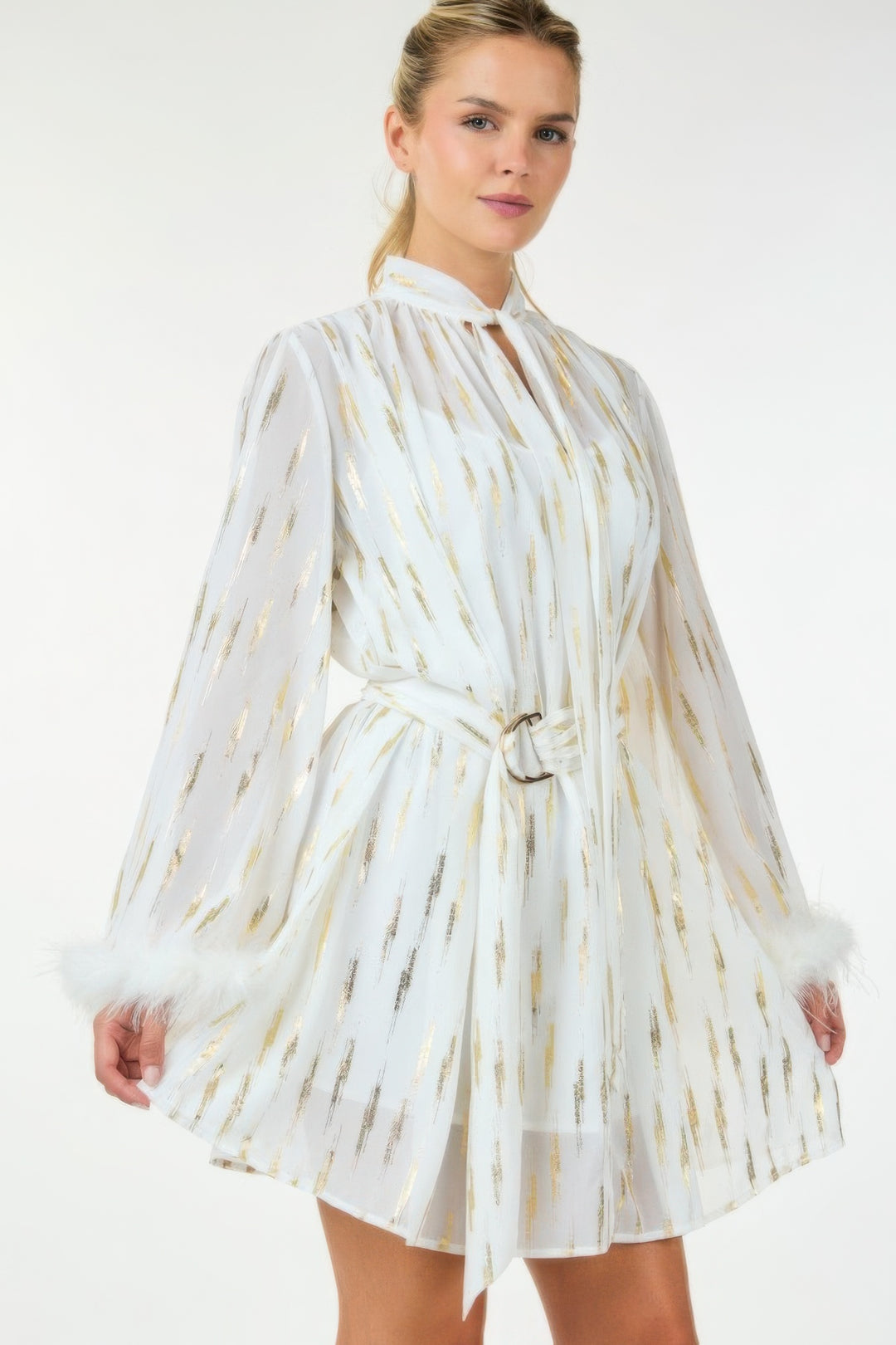 Kurzes Kleid mit Metallic-Print