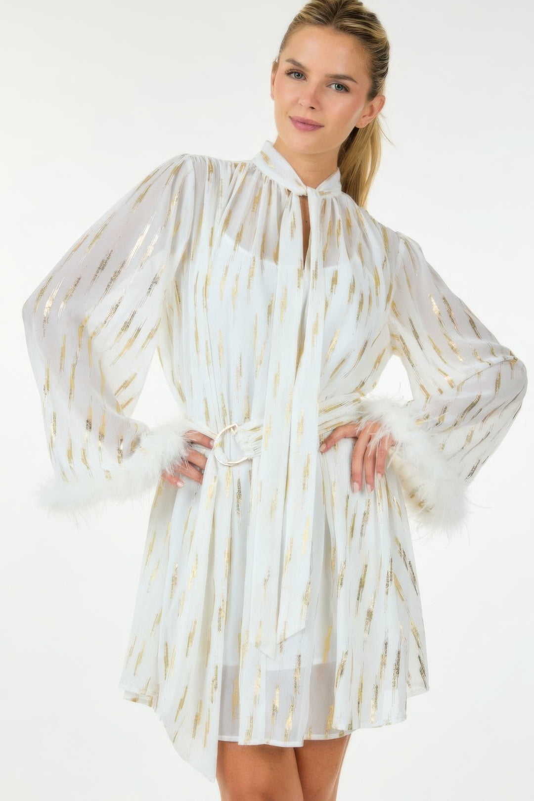 Kurzes Kleid mit Metallic-Print