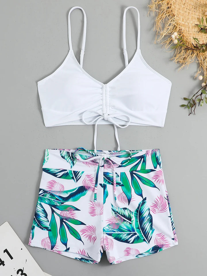 Bikinis sur le devant